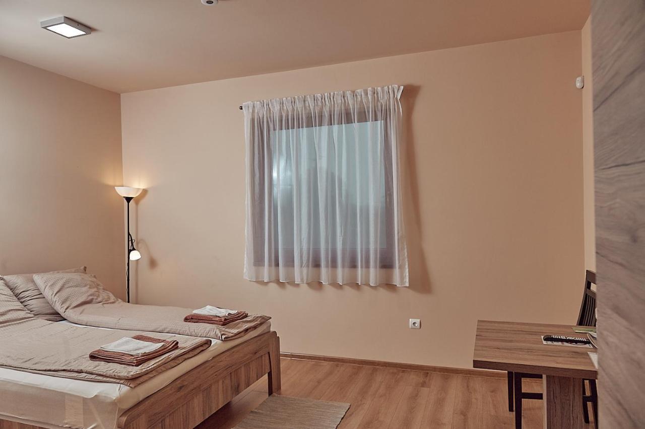 Vadvirag Vendeghaz Hotel Izsák Kültér fotó